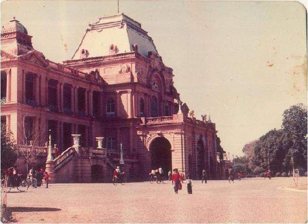 The maharaja's palace in the 1960s. Photo Courtesy of Wikipedia Commons.